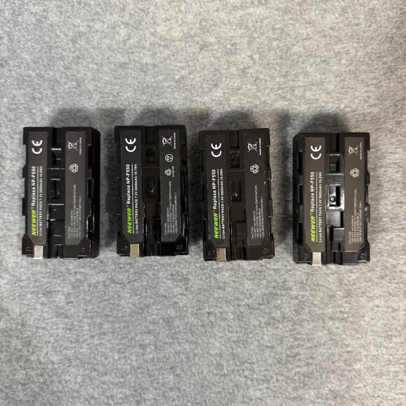 NEEWER CN-216 LED Dimmable Ultra Power Light( Set of 2) with batteries & charger - Picture 4 of 4